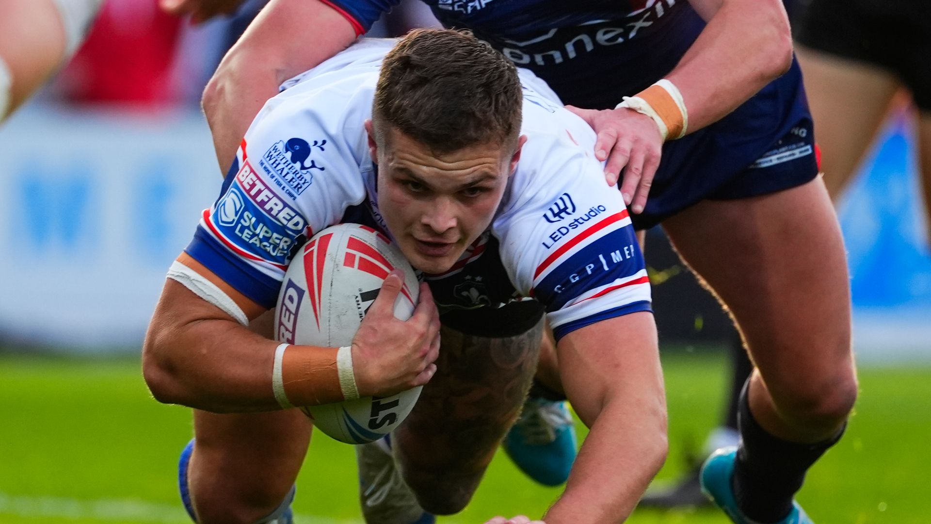 Hull KR Falls to Wakefield as Hull FC Revives Playoff Aspirations