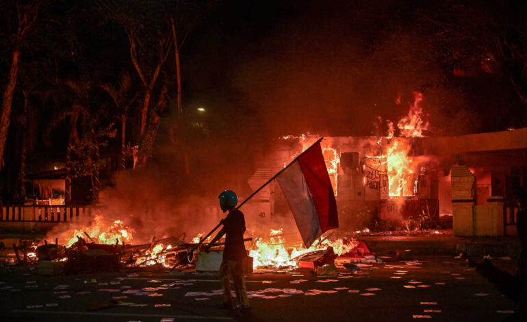 Indonesia’s Political Unrest Triggers Market Plunge, Protests Intensify
