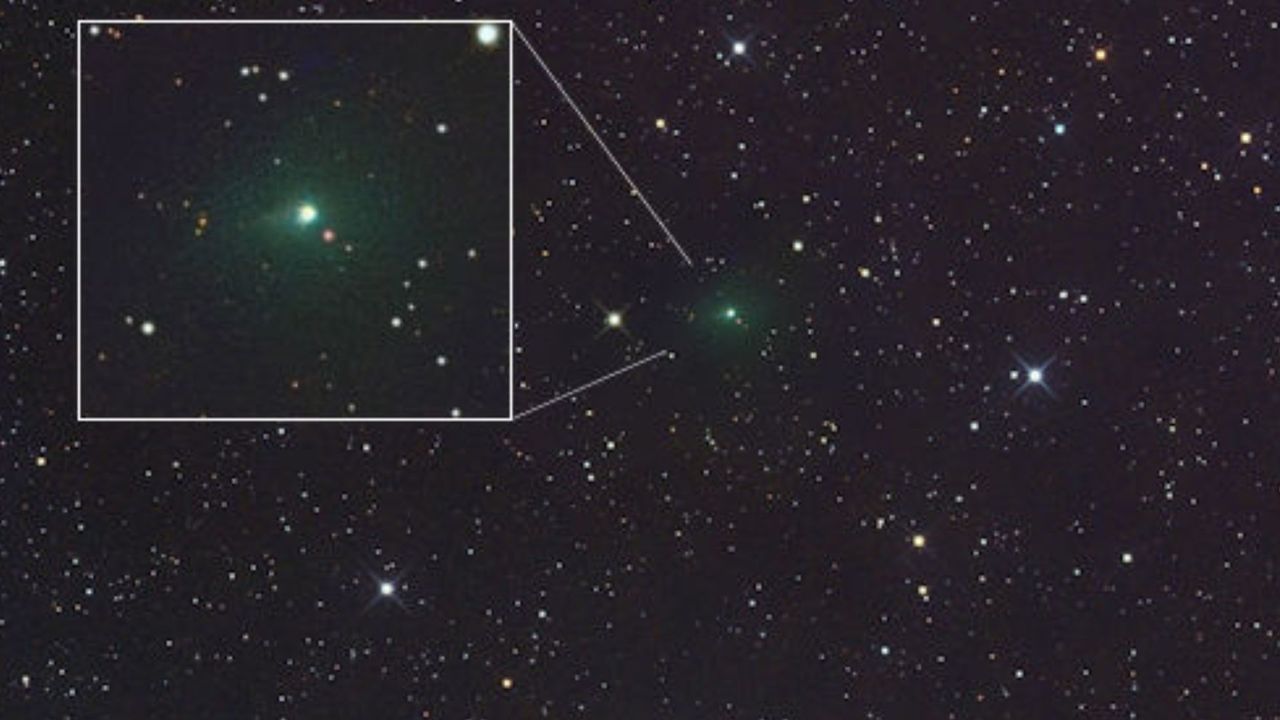 Interstellar Comet 3I/ATLAS Glows Green During Lunar Eclipse