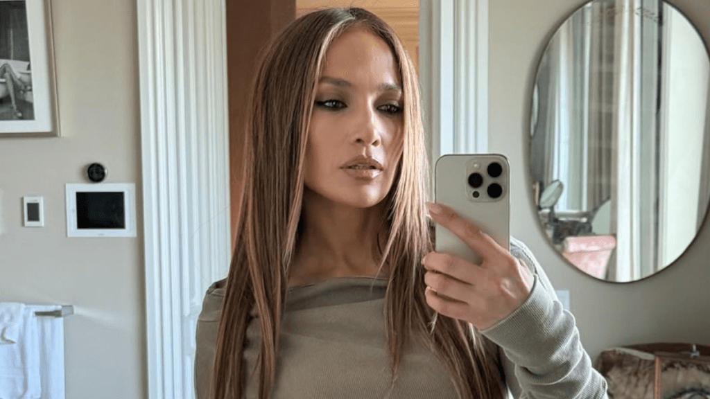 Jennifer Lopez Calls Divorce “Best Thing,” Source Says It’s a Shield