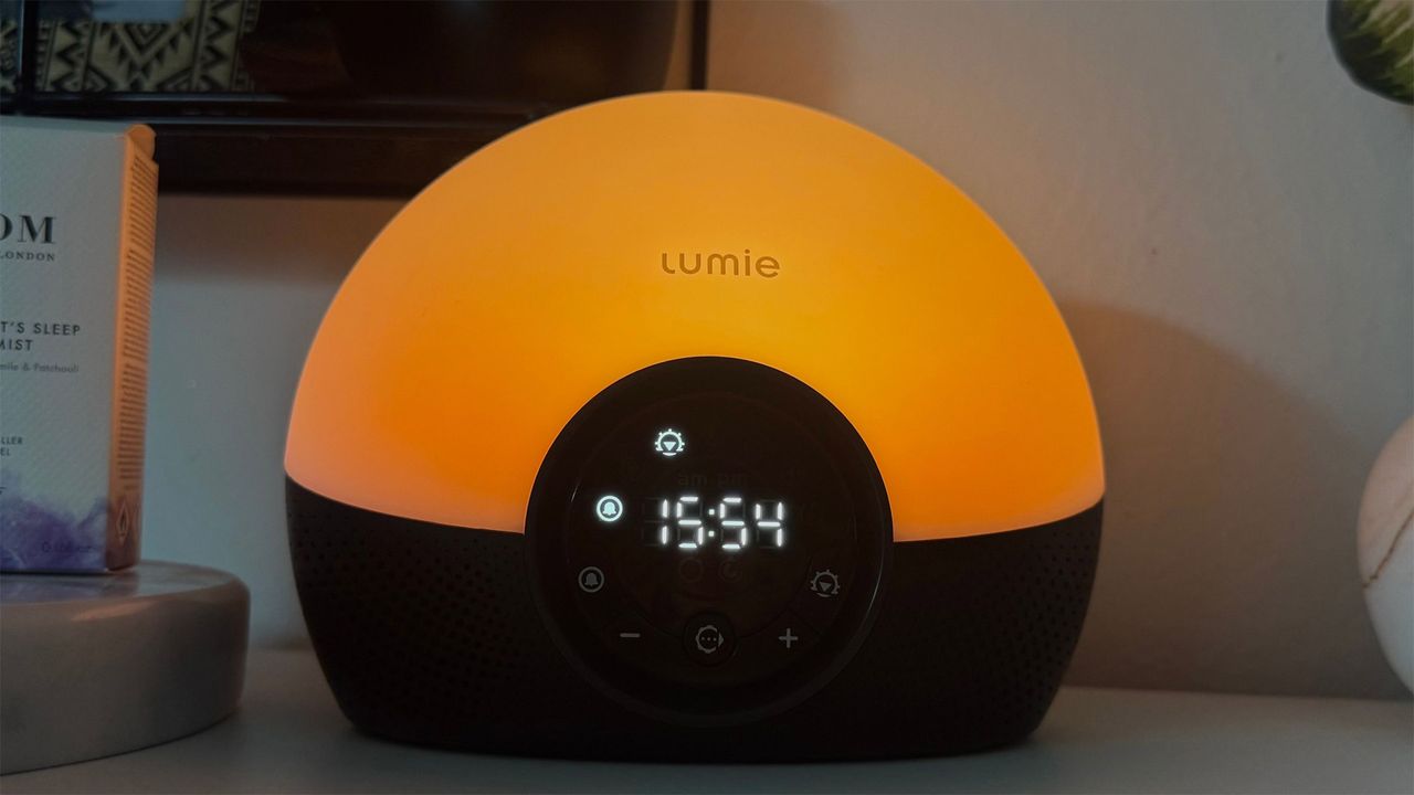 Lumie Bodyclock Glow 150 Review: A Premium Sunrise Alarm Clock