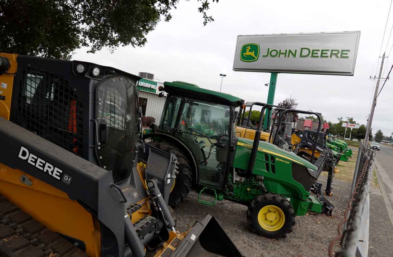 Manufacturers Face Sixth Month of Declining Production, ISM Reports