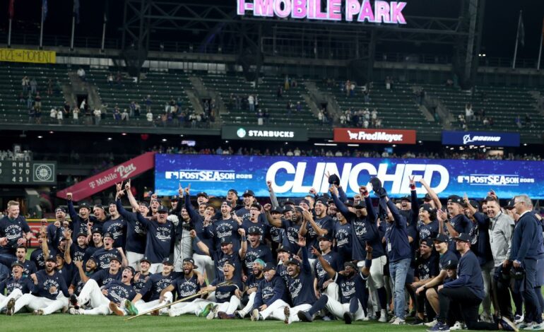Mariners Clinch Playoff Spot with Thrilling Comeback Win