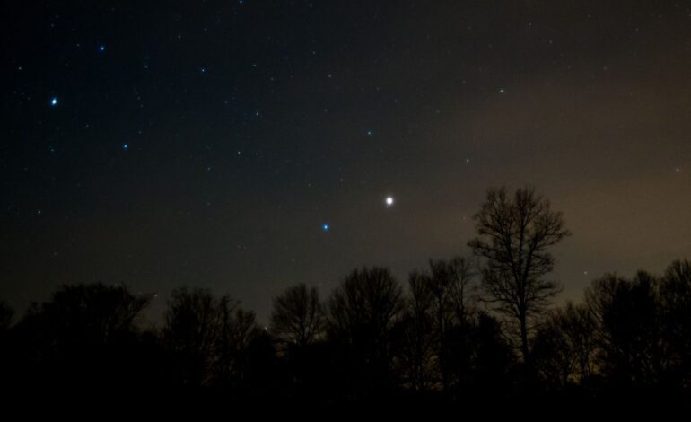Mars Dazzles Next to Spica at Sunset on September 13