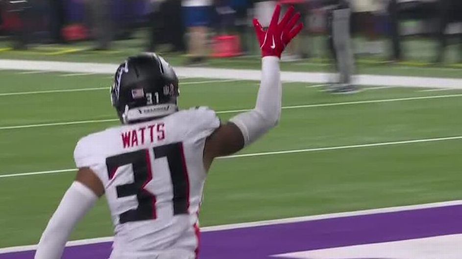 McCarthy Struggles in Vikings’ 22-6 Defeat to Falcons