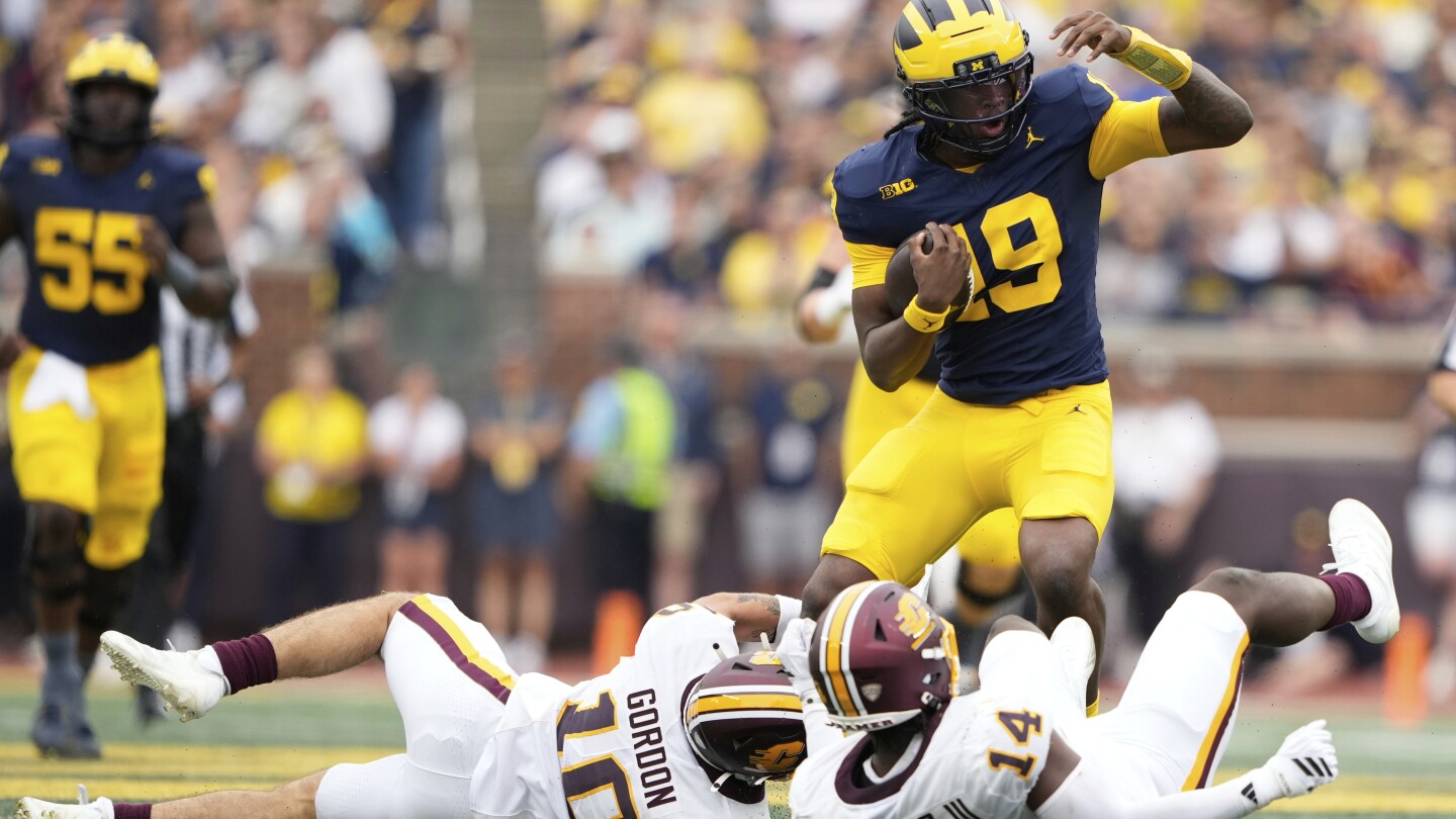 Michigan Dominates Central Michigan 63-3 as Underwood Shines