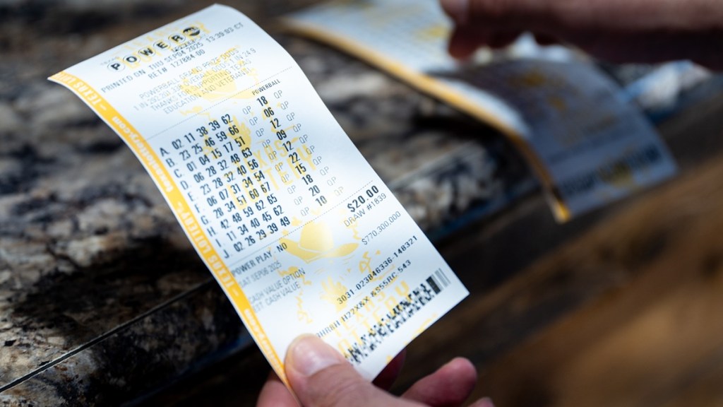 Missouri Powerball Winner Fears Life Changes After $410M Jackpot