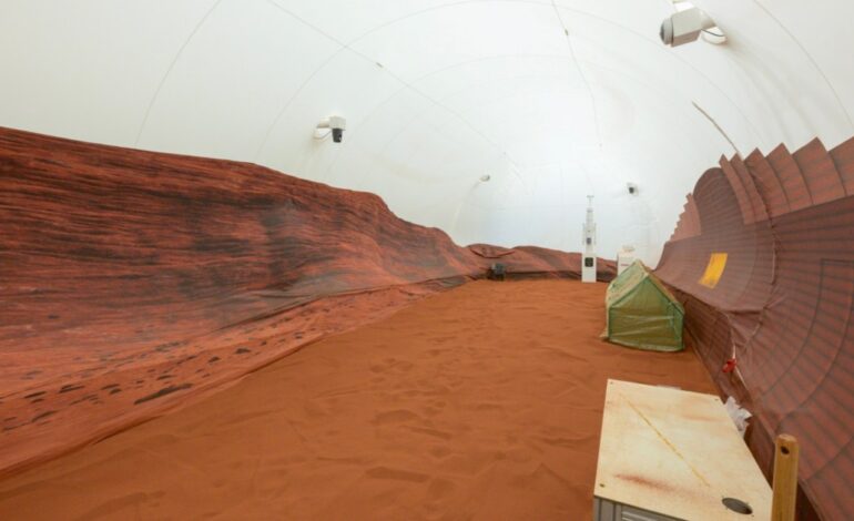NASA Launches Year-Long Mars Simulation with Four Volunteers