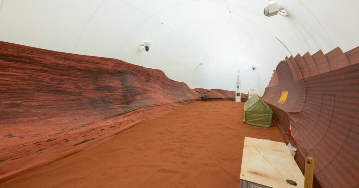 NASA Launches Year-Long Mars Simulation with Four Volunteers