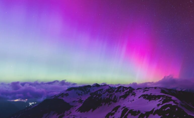 Northern Lights Alert: Aurora Borealis Expected This Weekend!