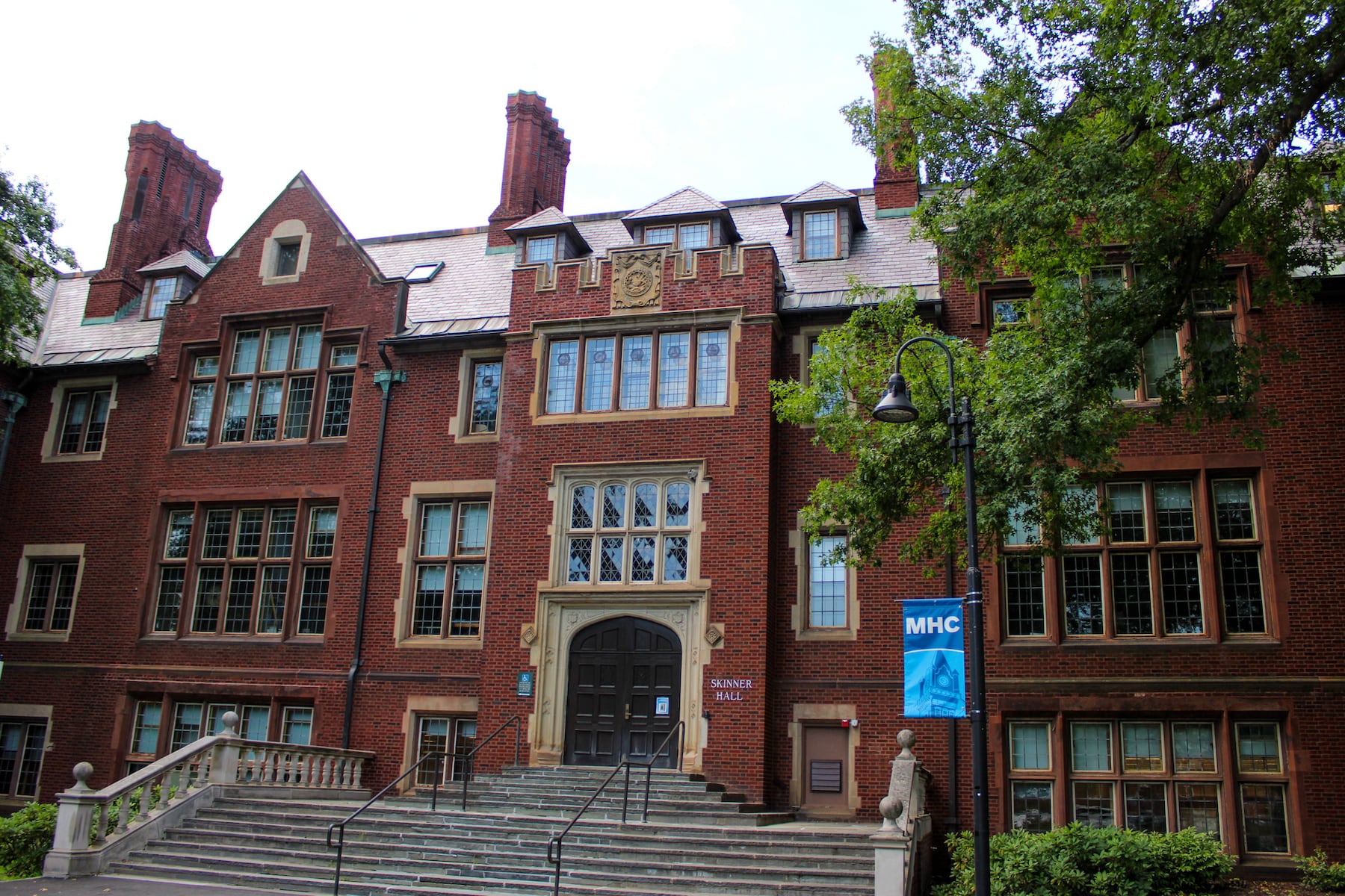 Over 30 Massachusetts Colleges Introduce Free Tuition Programs