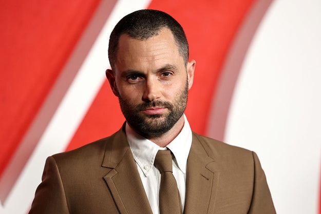 Penn Badgley Reveals Behind-the-Scenes Secrets of “You” Scene