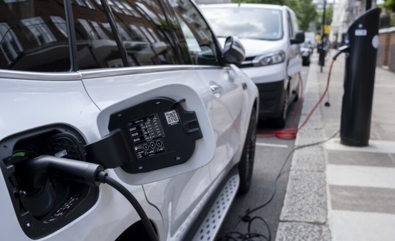 Piper Sandler Boosts Tesla Price Target to $500 on AI Advantage