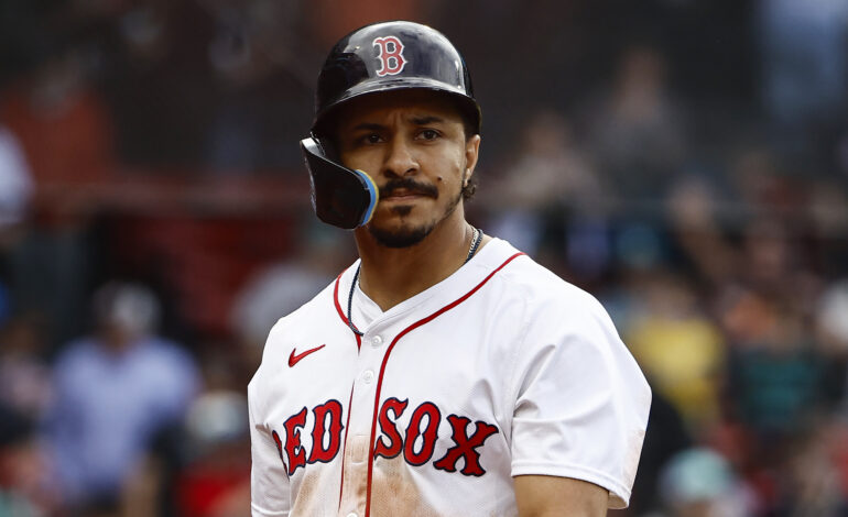 Red Sox Fan’s Hot Mic Moment Critiques David Hamilton at Fenway