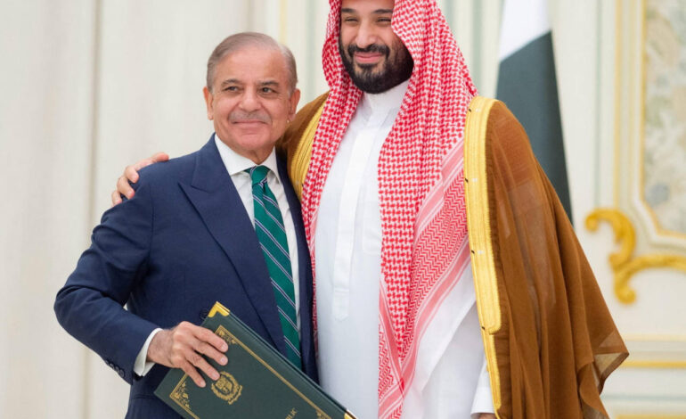 Saudi Arabia Forms New Defense Pact with Pakistan Amid U.S. Tensions