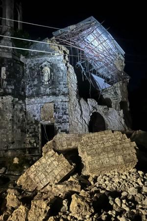 Strong Earthquake Hits Central Philippines, Death Toll Rises to 6
