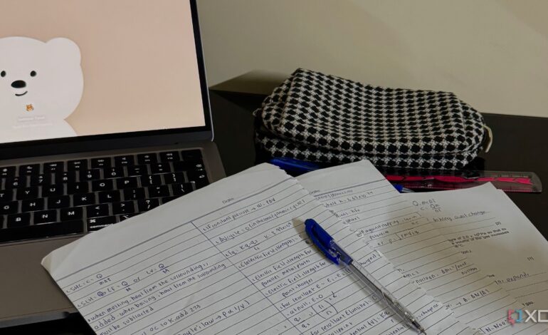Student Combats Digital Burnout with Hybrid Note-Taking Method