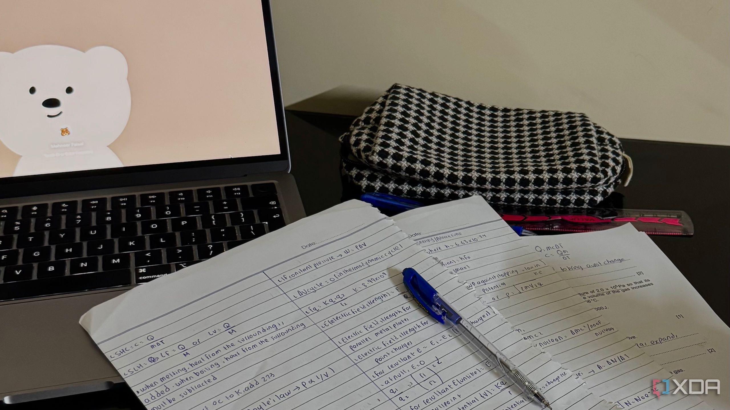Student Combats Digital Burnout with Hybrid Note-Taking Method