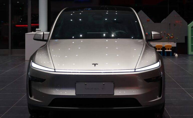Tesla Model Y L Surges with 120,000 Orders Since Launch