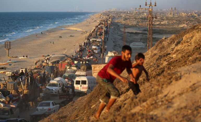 Thousands Evacuate Gaza City as IDF Intensifies Offensive Against Hamas