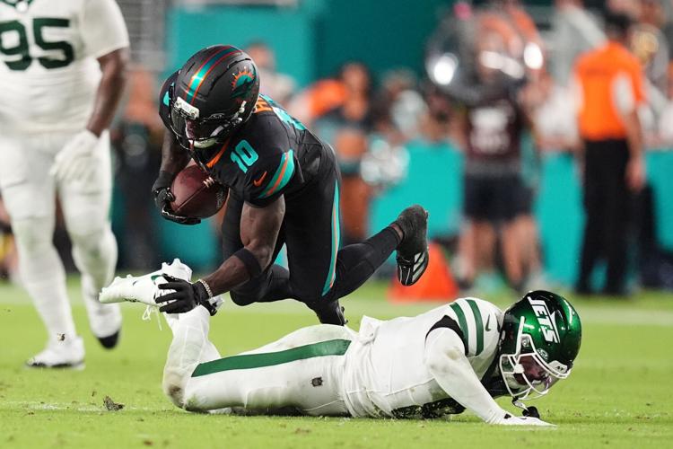Tyreek Hill Carted Off After Dislocated Knee in Urgent Incident