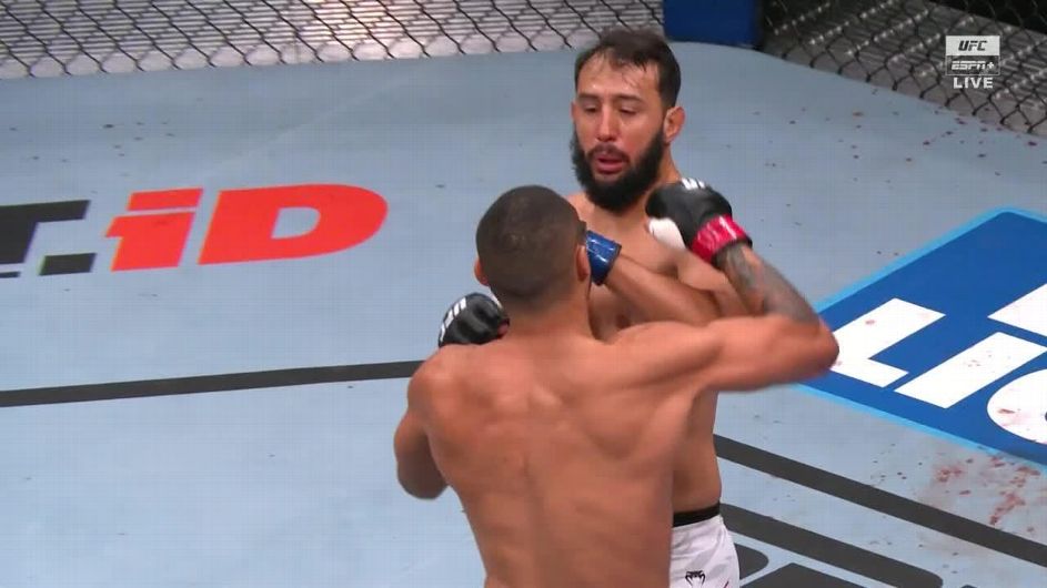 Ulberg Dominates, Crute Shines at UFC Perth’s Local Showcase