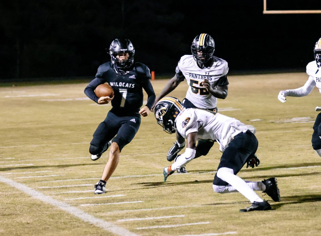 Wildcats Crush Panthers 28-0 on Homecoming Night