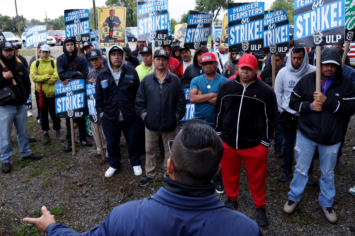 Workers Continue Strike in Little Village Over Safety and Immigration