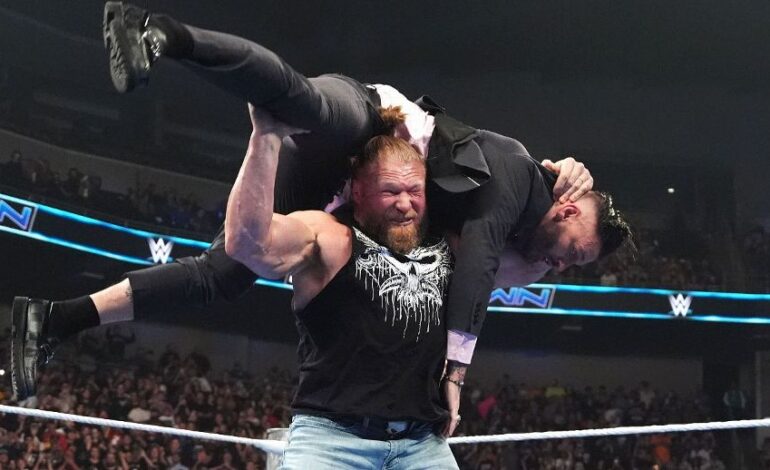 WWE SmackDown Highlights: Major Contracts Signed Ahead of Wrestlepalooza