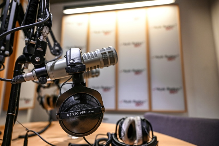 AI Revolutionizes Podcasting with 3,000 New Shows Weekly