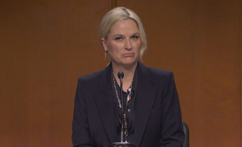 Amy Poehler Returns to SNL, Spars as Pam Bondi Amid Surprises