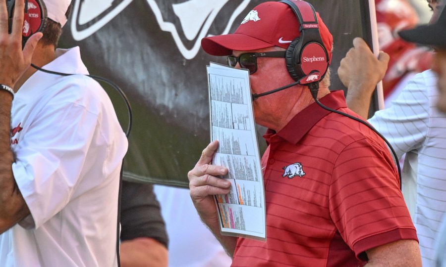 Arkansas Falls to Tennessee 34-31 in Petrino’s Return as Coach