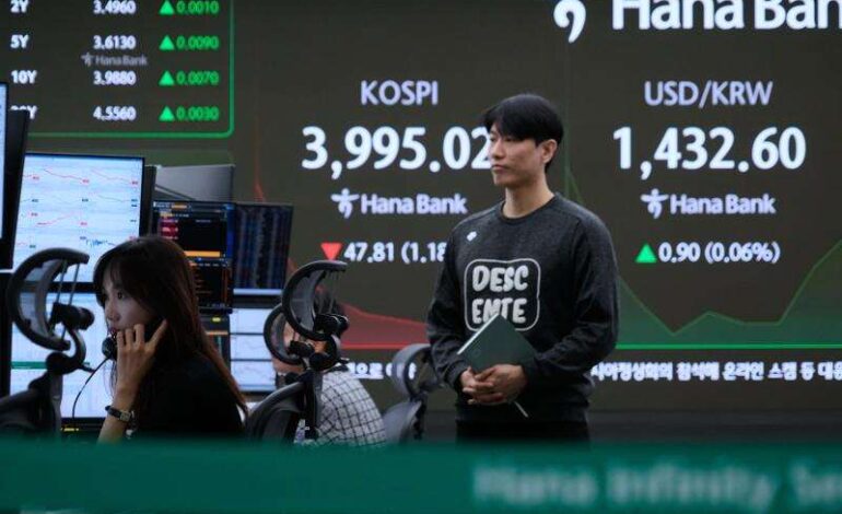 Asian Markets Dip as Trump Meets Xi; Investors Await Trade News