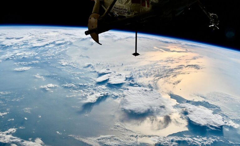 Astronauts Advance Research Amid U.S. Government Shutdown