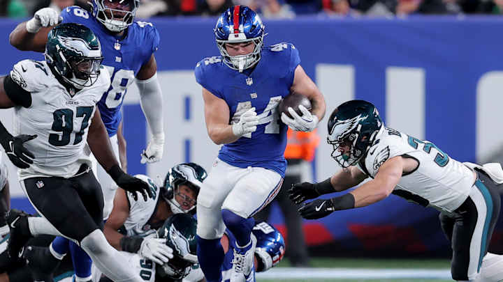 Cam Skattebo Shines with Three Touchdowns in Giants’ Upset
