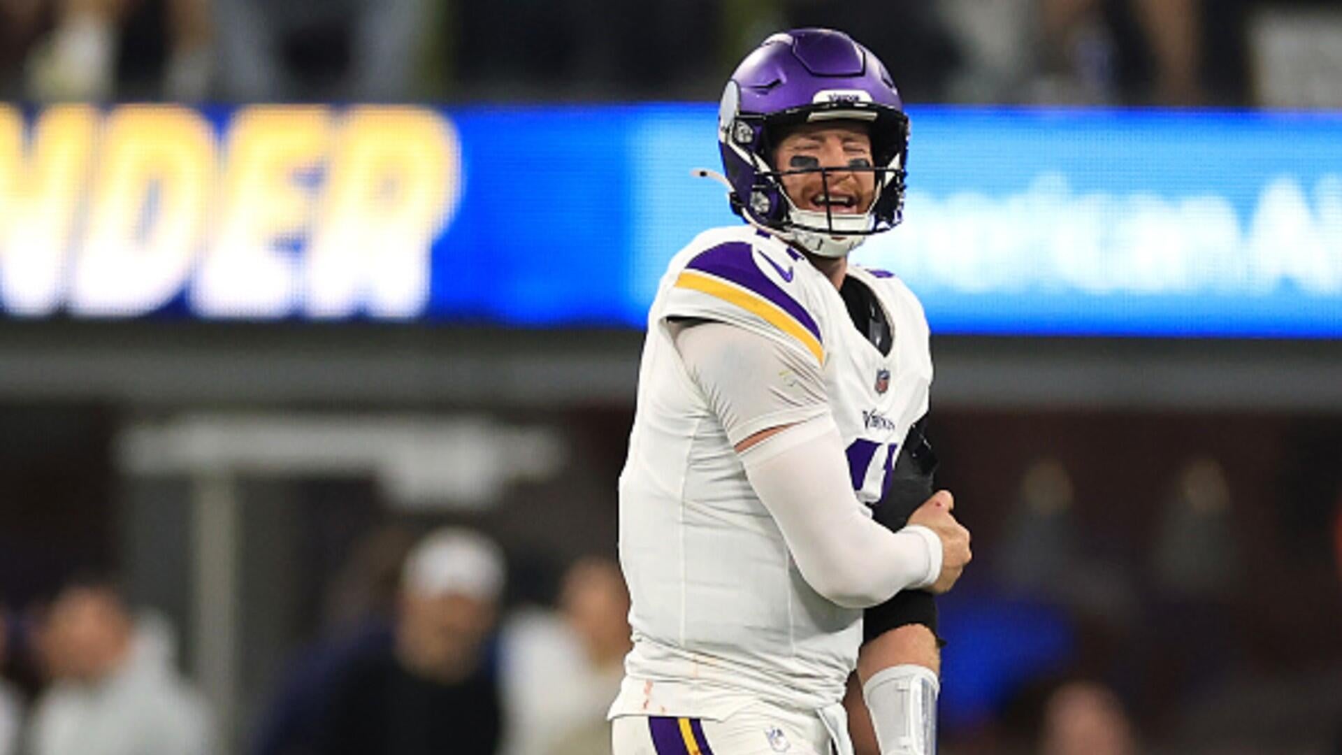 Carson Wentz to Undergo Season-Ending Surgery, Vikings Adjust
