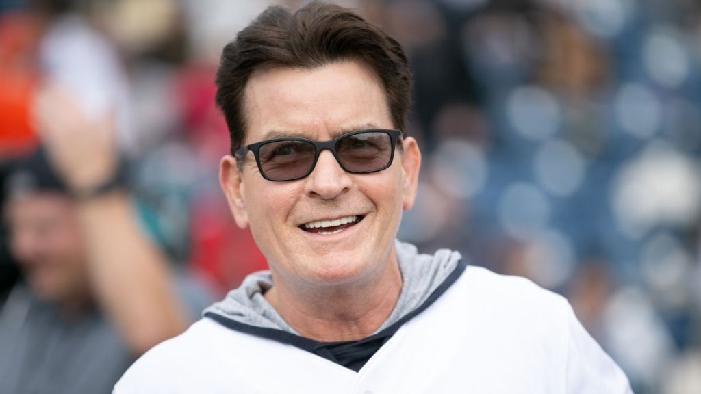 Charlie Sheen Dating New Love: “Completely Smitten” Source Says