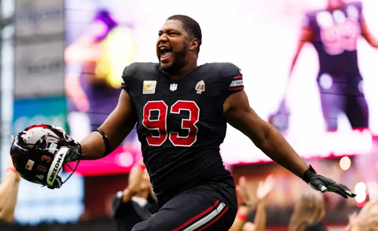 Chiefs Eye Trade for Calais Campbell as Deadline Approaches