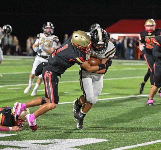 Crockett Dominates Boone 24-7 in Thrilling Musket Bowl Showdown