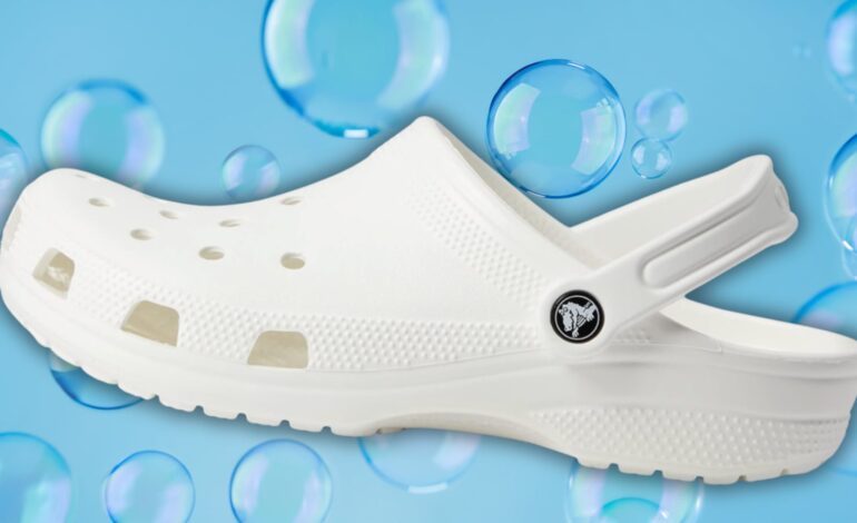 Crocs Cleaning Secret Revealed: Dawn Powerwash Keeps Them White!
