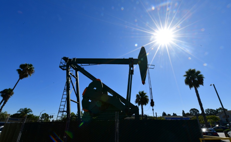 Crude Oil Surges Over 2% as Trump Targets Russian Giants