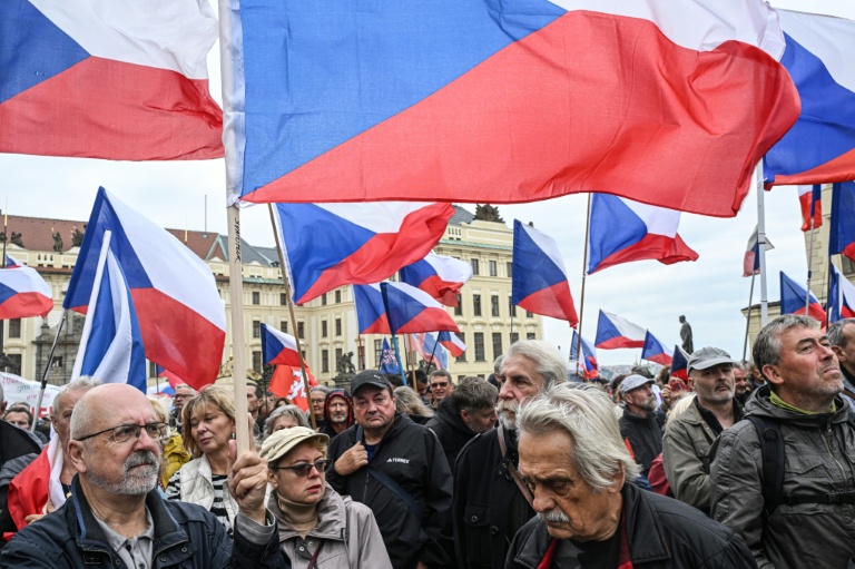 Czechs Vote Now: Billionaire Babis Poised for Election Win