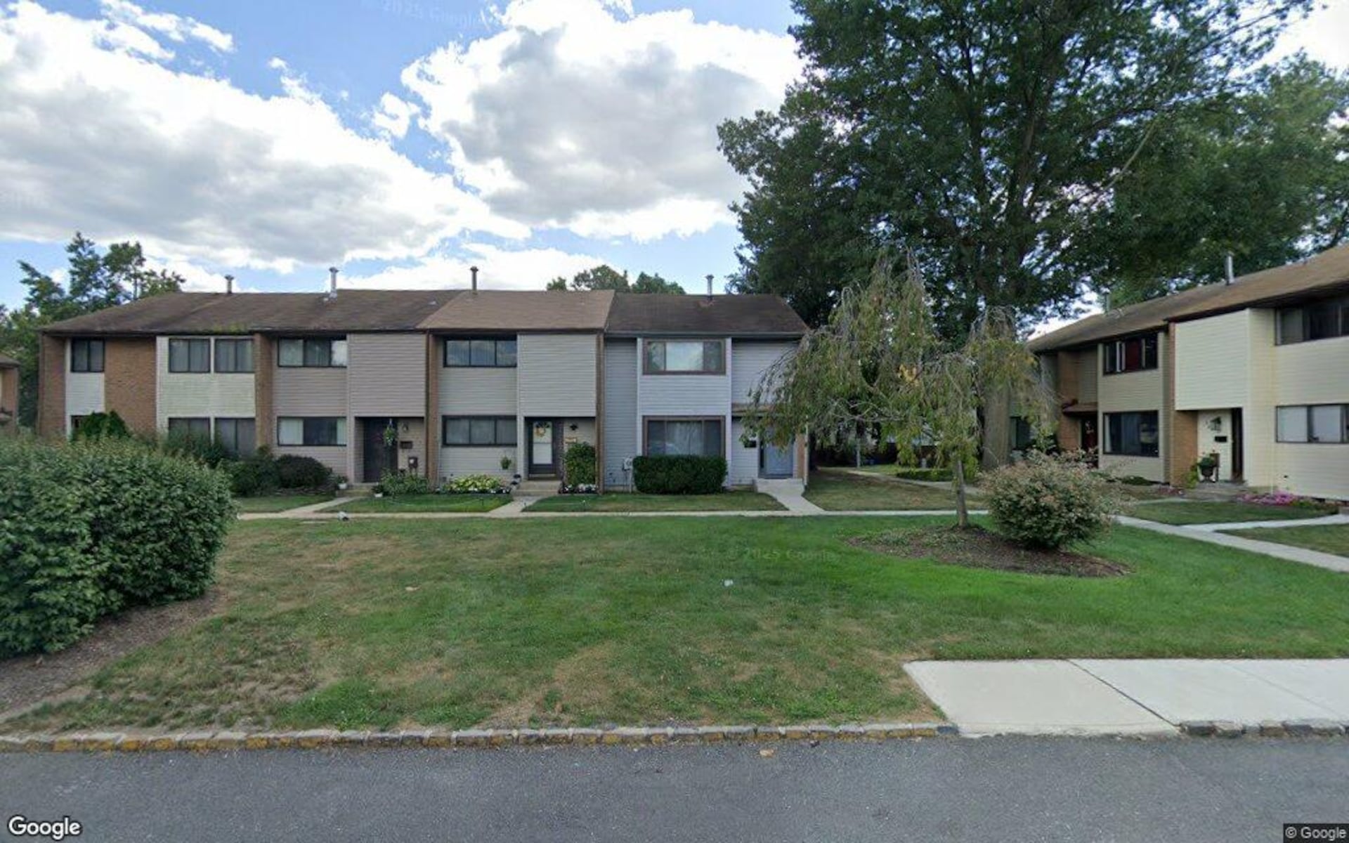 East Windsor Sees $799K Home Sale: Top 9 Real Estate Deals