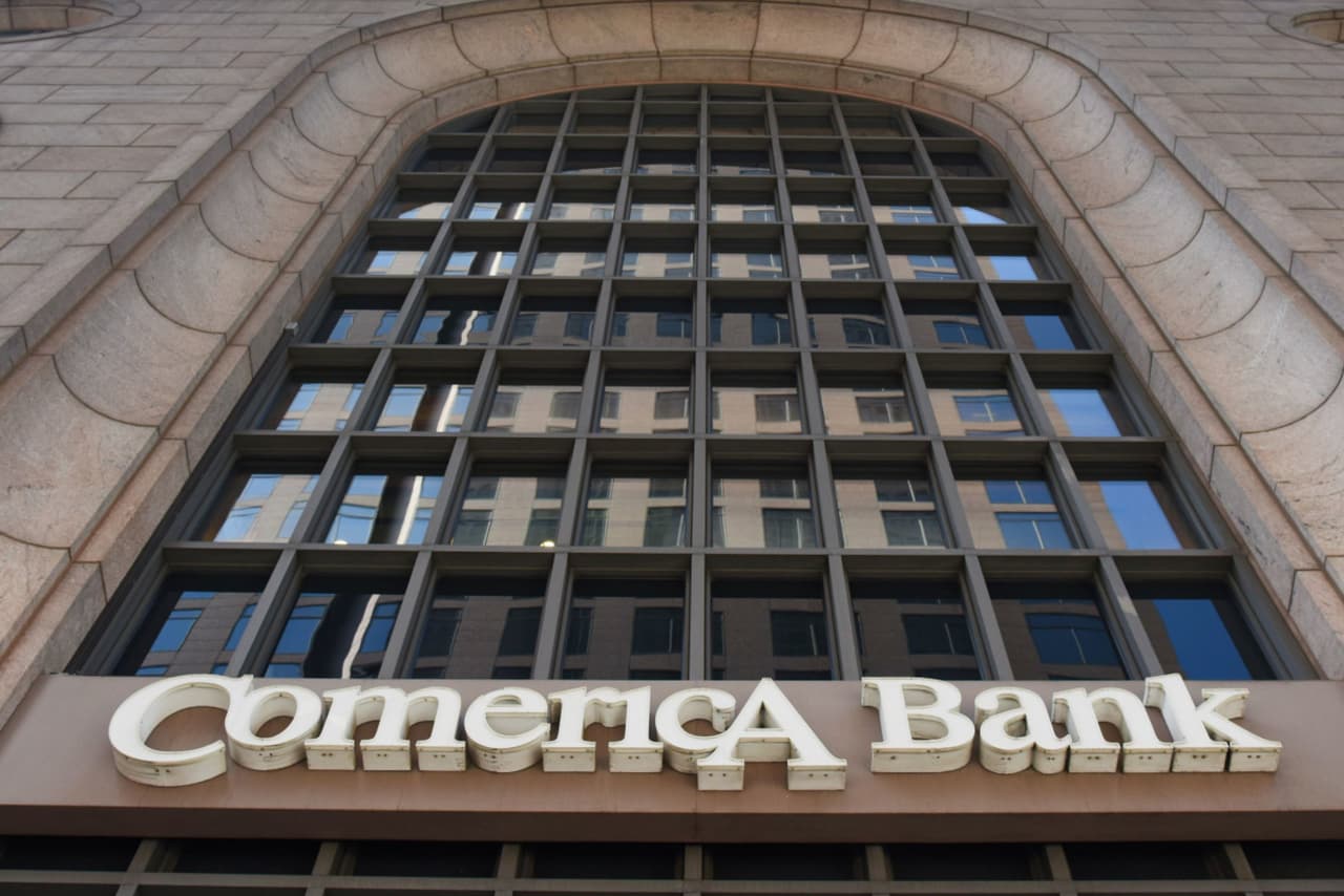 Fifth Third Acquires Comerica for $10.9 Billion to Expand Footprint
