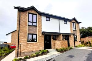 First Two Affordable Homes Handed Over in Chivenor Development