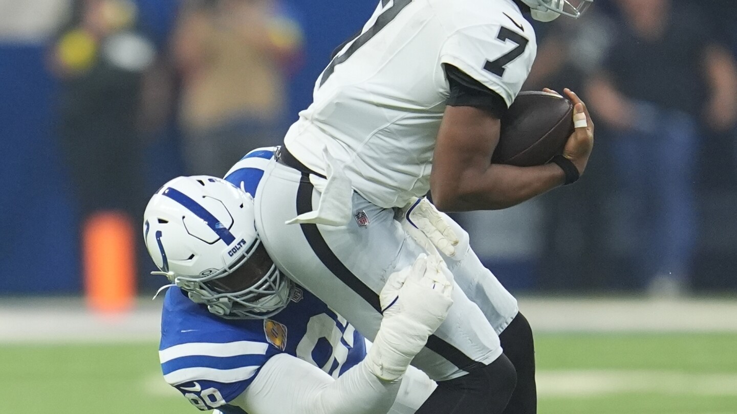 Geno Smith Struggles as Raiders Suffer 40-6 Rout Against Colts