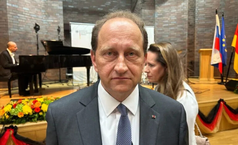 German Ambassador Calls on Putin to End Ukraine Conflict