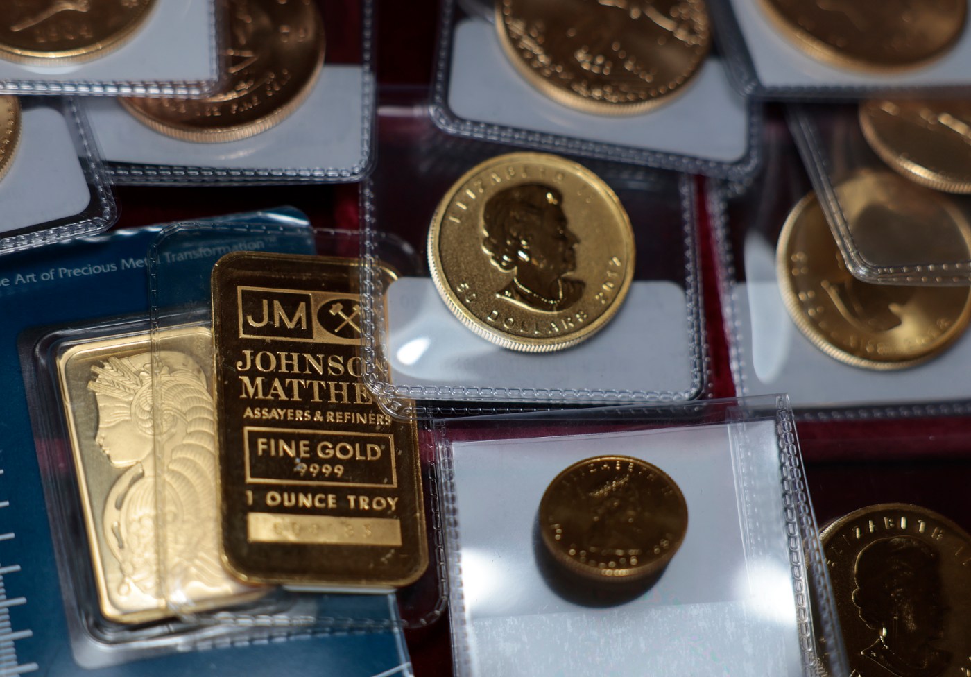 Gold Prices Surge Amid Global Unrest, Scams on the Rise