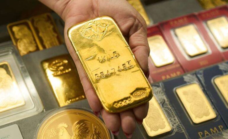 Gold Prices Surge to Record $4,326 Amid Economic Turmoil