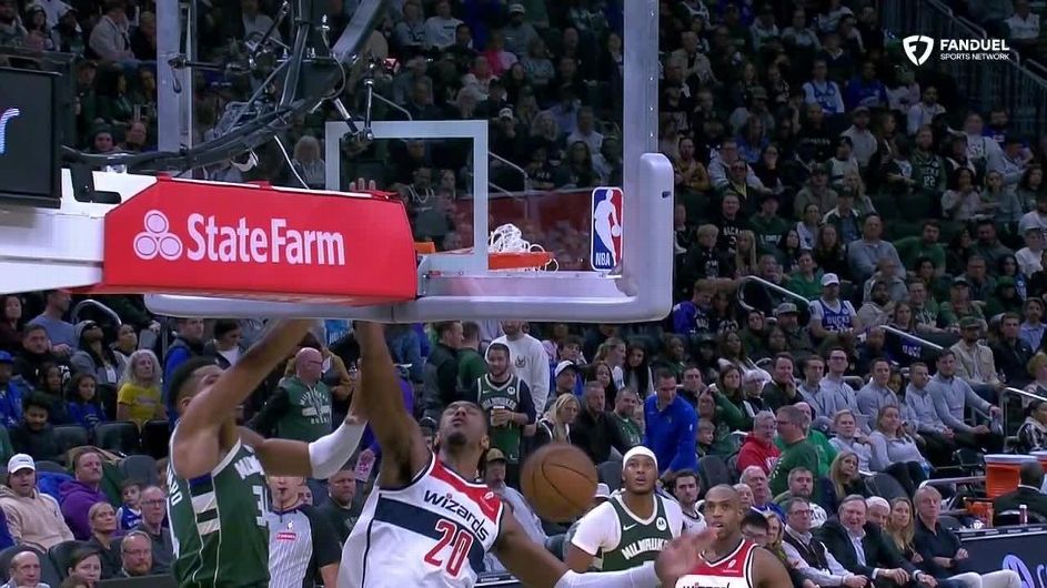 Khris Middleton Receives Heartwarming Reception in Milwaukee Return